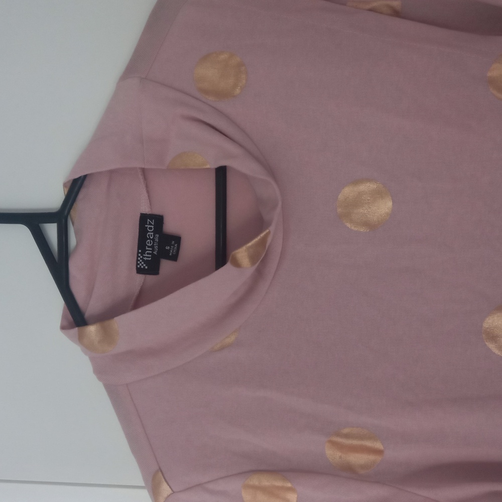 Threadz pink and gold lightweight sweater (Size small) - Picture 2 of 6